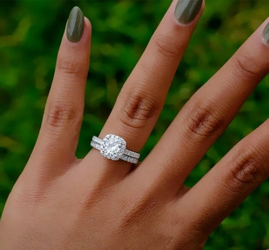 Everyday Essentials: Eco-Friendly Cubic Zirconia Wedding Ring Set