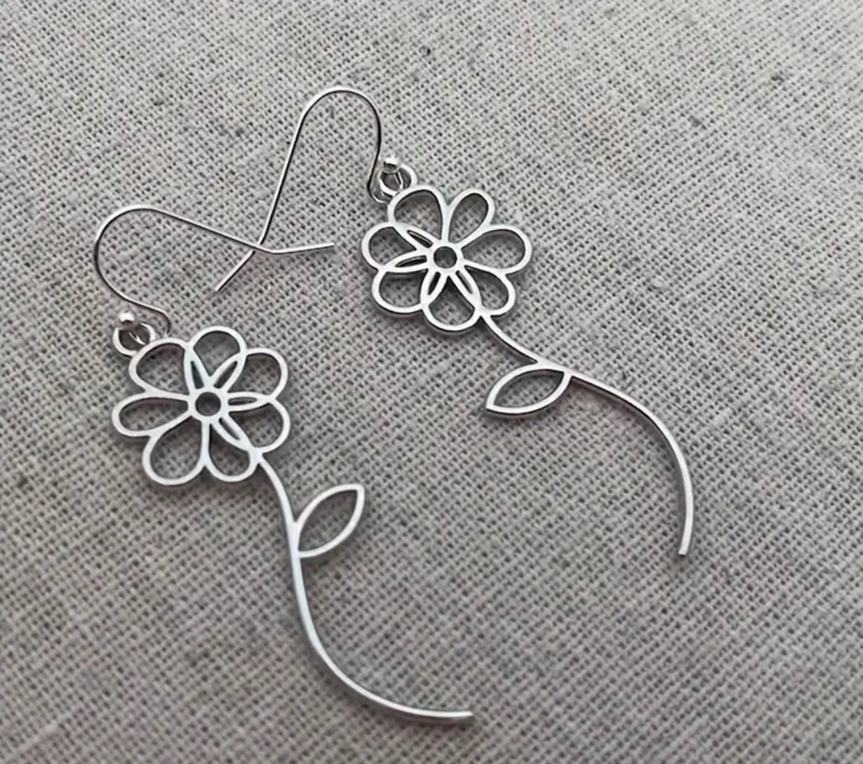Cute Silvery Flower Earrings, Dangle Style, Long Flower Earrings for Women, Summer Fashion Accessories, Vacation Style Jewelry
