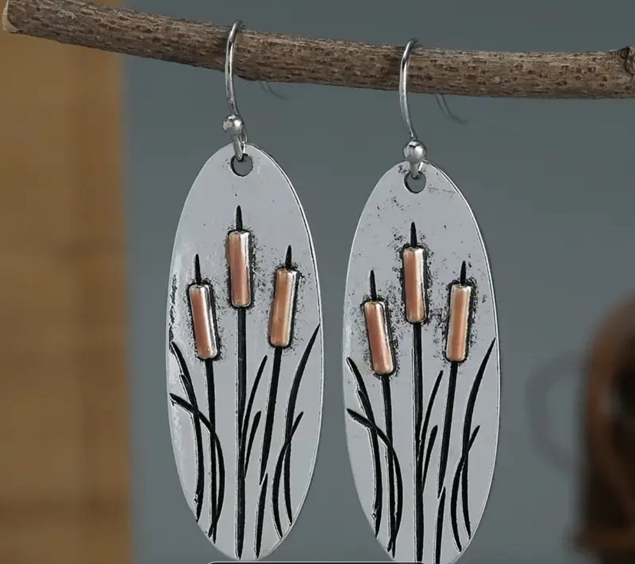Pair of Fashionable Creative Retro Simple Small Plant Grass Design Bohemian Style Earrings and Earrings Suitable for Women's Daily Wear
