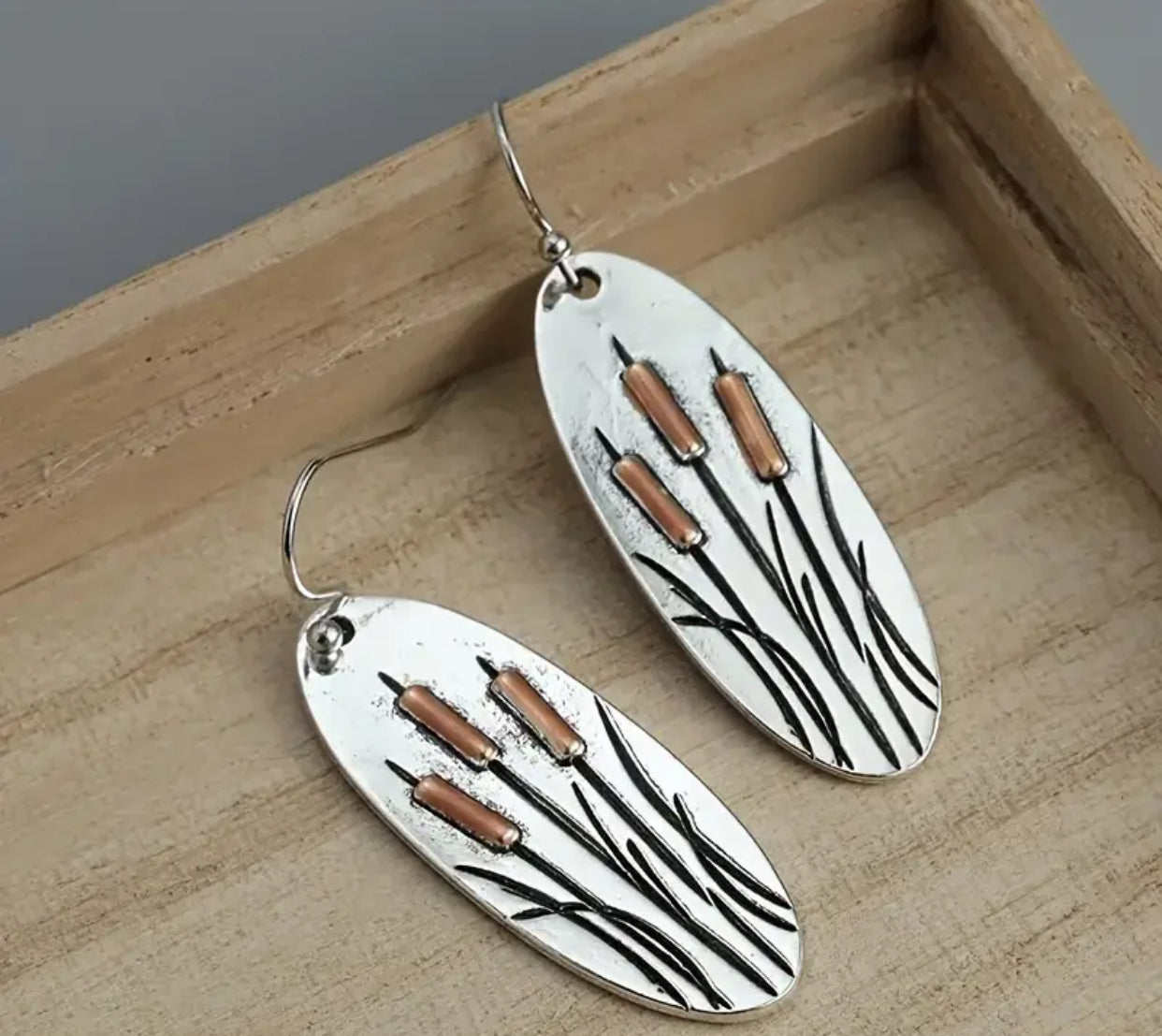 Pair of Fashionable Creative Retro Simple Small Plant Grass Design Bohemian Style Earrings and Earrings Suitable for Women's Daily Wear